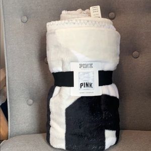 Vs pink blanket 50x60 camoflauge grey